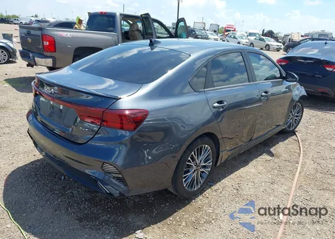 2024 Kia Forte Gt-Line z USA, uszkodzony, nr VIN 3KPF54AD8RE715651